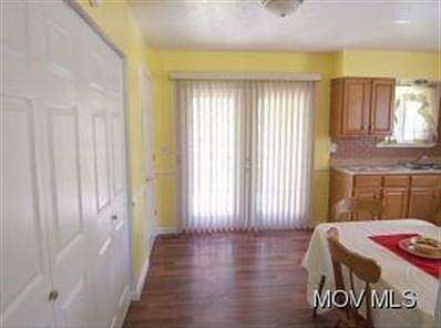 5th image of 3276 Meadowview Dr