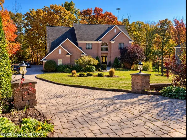 1 Peachwood Dr, Wilkes Barre, PA 18702