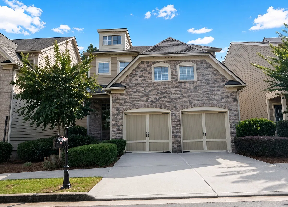4 bed, 2.5 bath, 2615 sqft, $2,850 — Photo 1