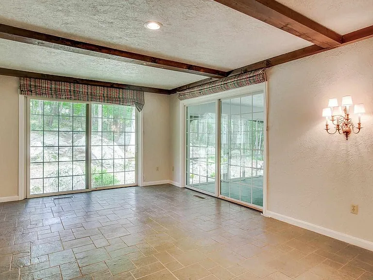 27 Buttonwood Rd — Photo 12