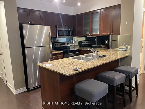 761 Bay St #807 Photo 1