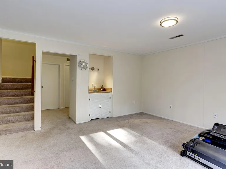 6069 Crown Royal Cir — Photo 26