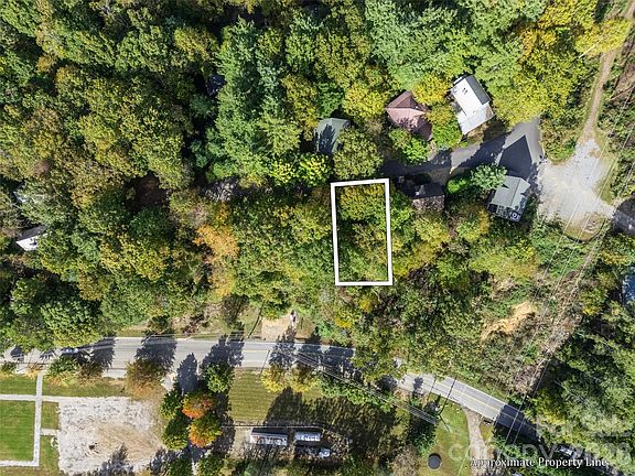 2nd image of 6 Whitman Ln