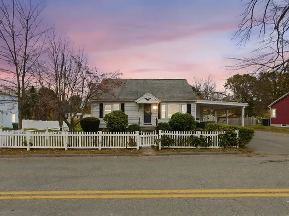 429 Oak Hill Rd, Fitchburg, MA 01420