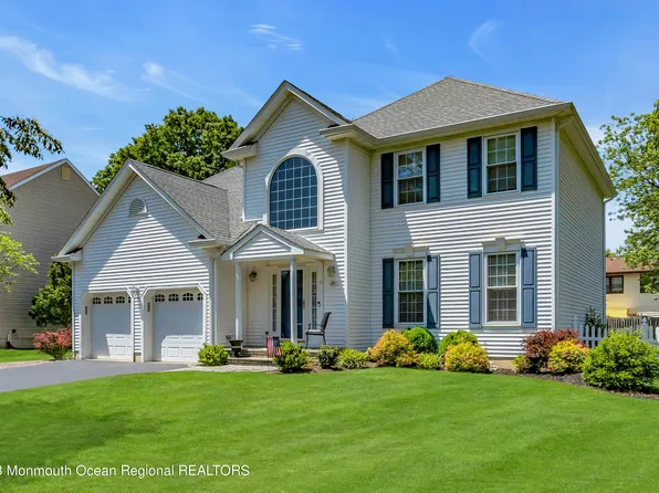 24 Churchill Downs Drive, Tinton Falls, NJ 07724