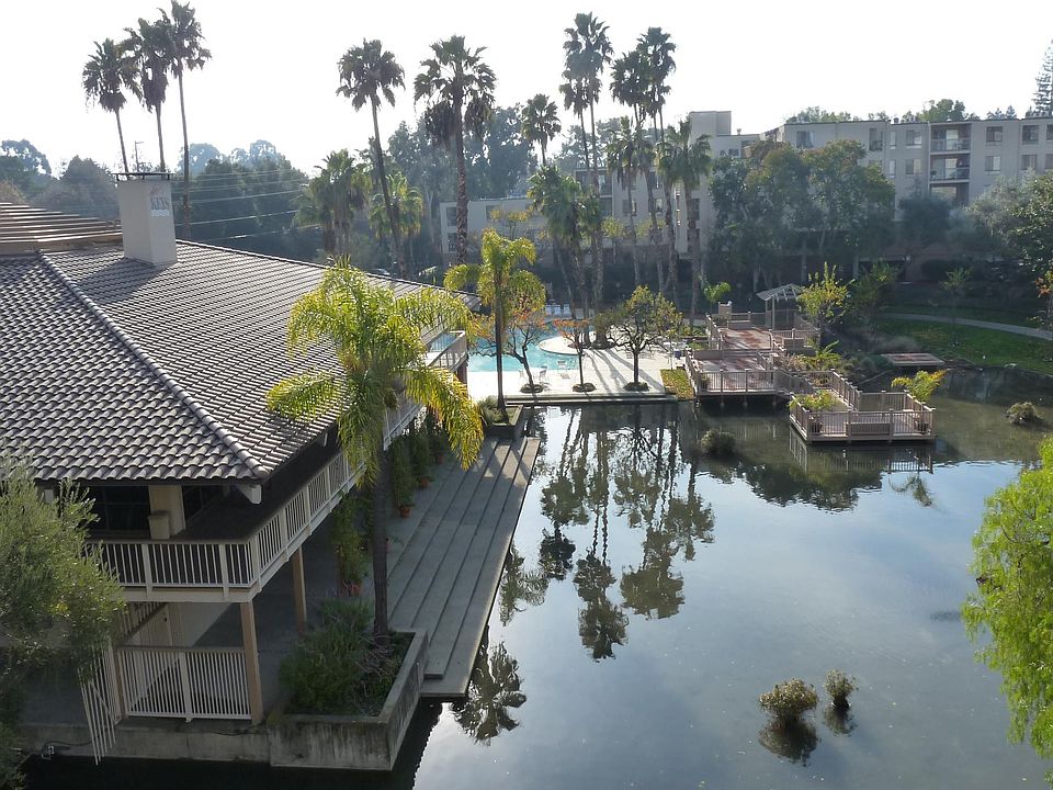 Clubhouse, lake and main pool.