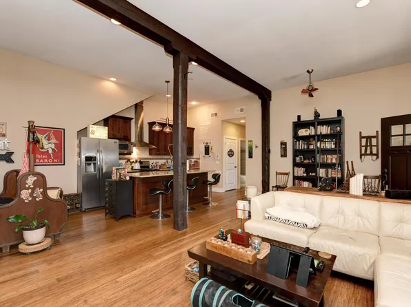 909 Gustavus Ln APT A, Columbus, OH 43205