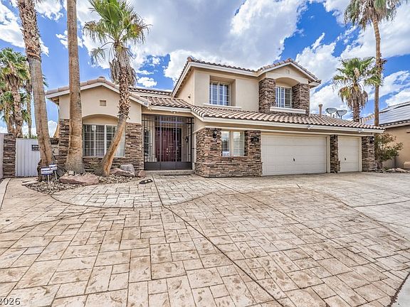 3rd image of 255 El Camino Verde St