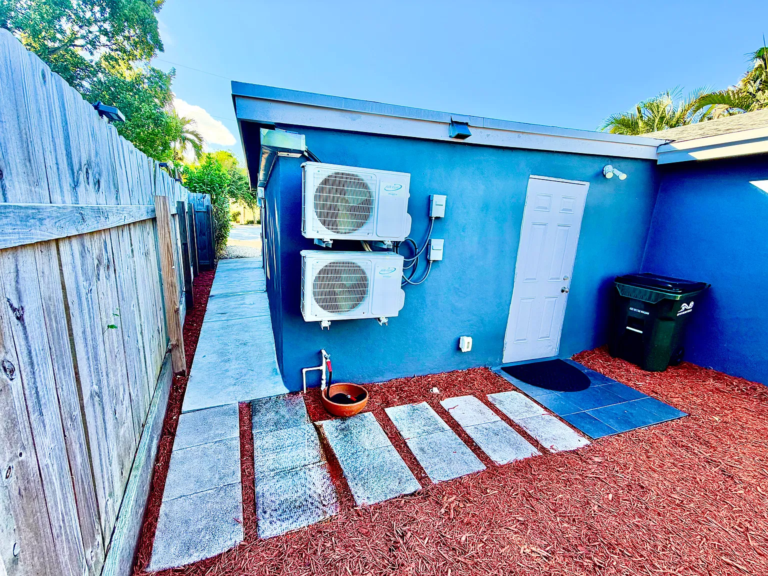 133 SW 11th Ave — Photo 4
