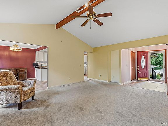 5th image of 39202 Lorien Dr