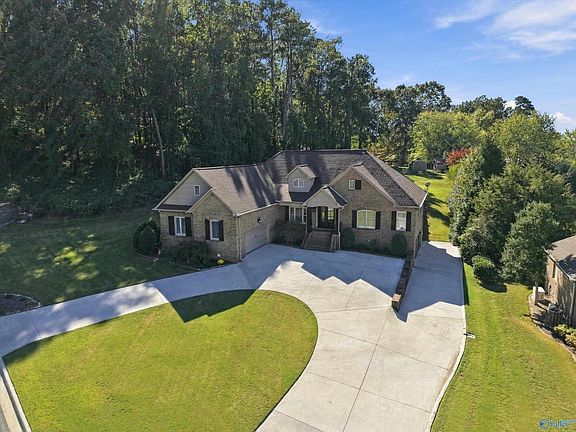 2nd image of 1008 Covewood Ln