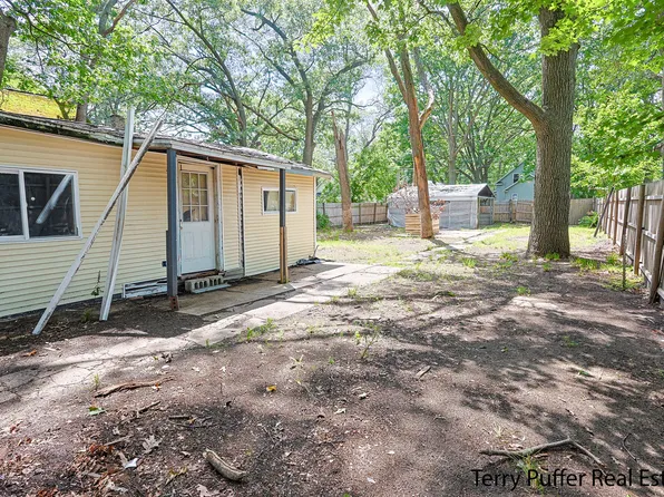 2521 Sanford St, Muskegon Heights, MI 49444