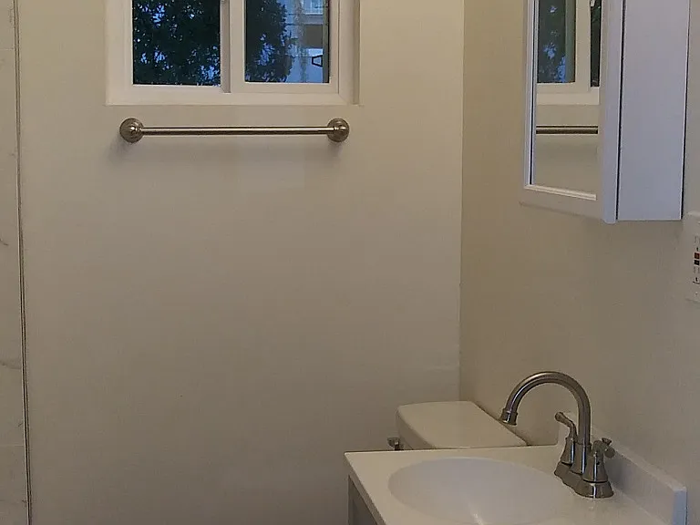 705 E Hanlon St — Photo 9