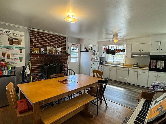 5th image of 402 Willard Dr