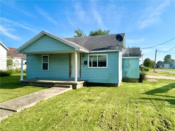 303 Elm St, Marshall, IL 62441