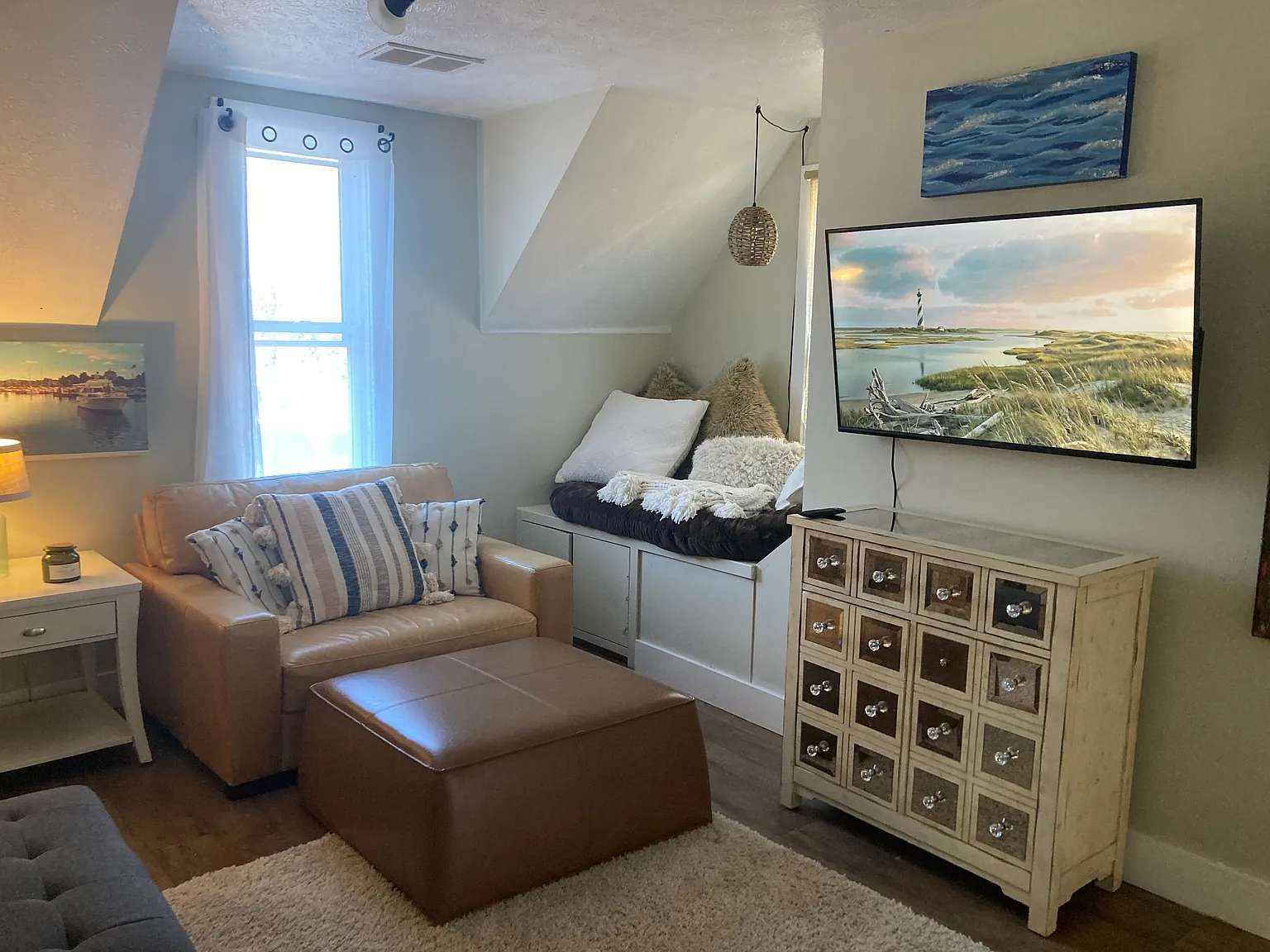 2 bed, 880 sqft, $2,200 — Photo 2