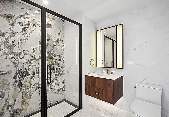 5th image of 115 E 55th St APT 14D