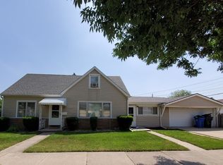 7451 W Winona St, Harwood Heights, IL