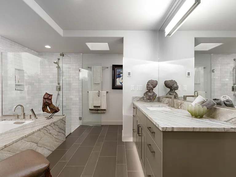 1353 W Lake Dr — Photo 12