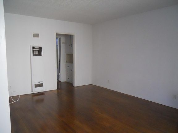 3rd image of 11522 Ohio Ave #1