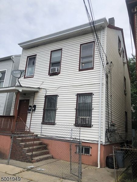 2nd image of 85 Plum St