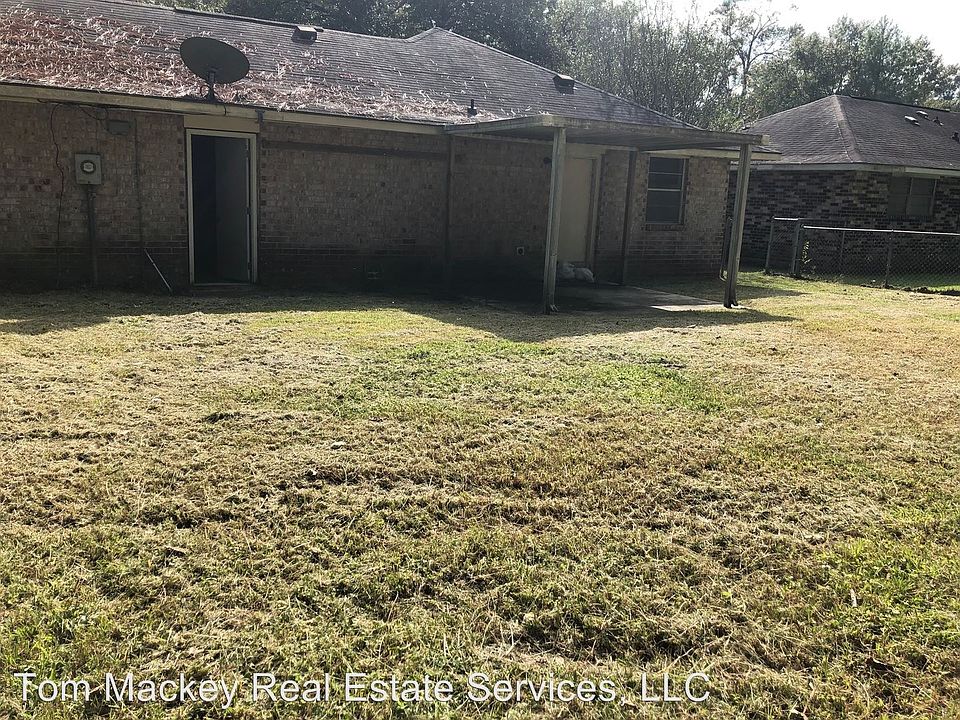 2nd image of 15355 Jester Ave