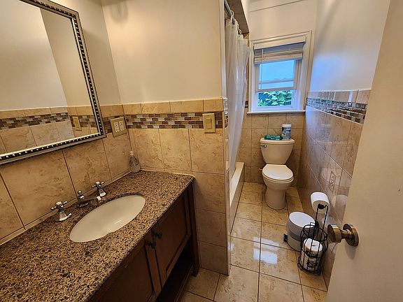 5th image of 91-31 Winchester Blvd #1