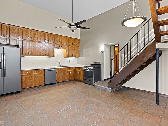 Kitchen dining area