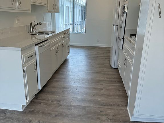 3rd image of 725 N Sweetzer Ave APT 304