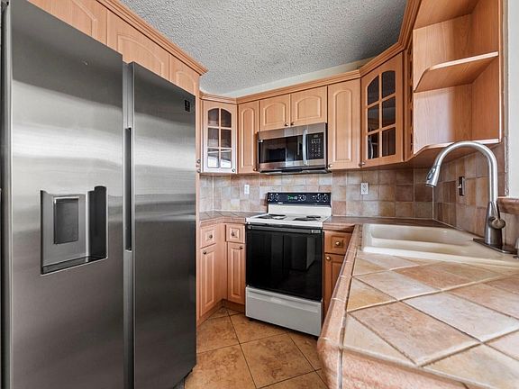 4th image of 10020 NW 9th Street Cir #205