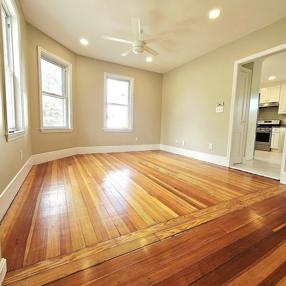 3 bed, 1.5 bath, 1020 sqft, $3,400 — Photo 4