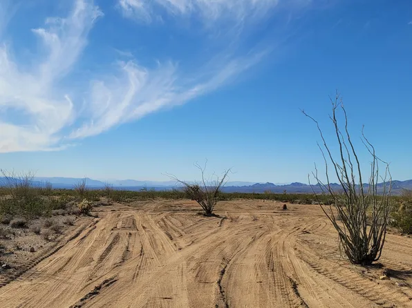 198 S Cholla Cortaro Rd, Yucca, AZ 86438