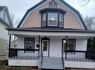 726 E Main St, Reedsburg, WI 53959