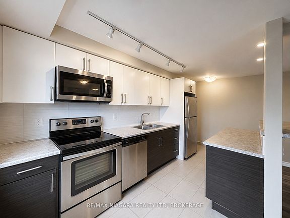 4th image of 99 Church St #409