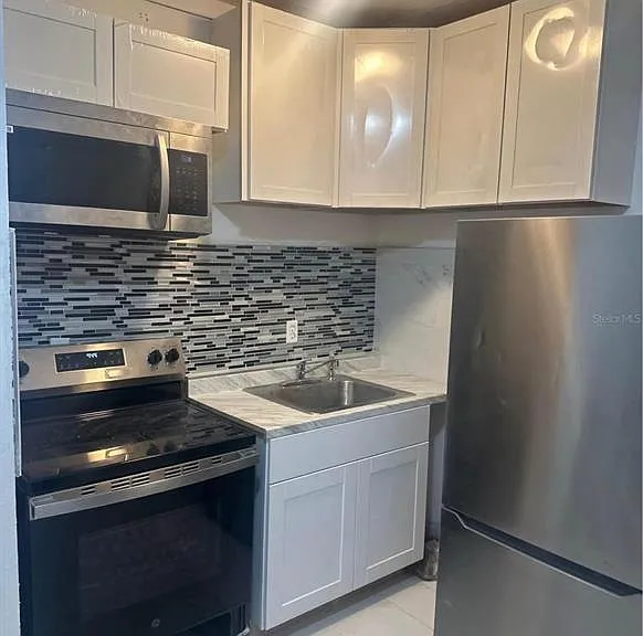 820 Galsworthy Ave — Photo 1