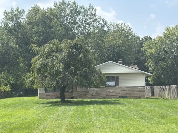 6980 Stearns Rd, Olmsted Township, OH 44138