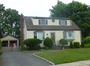 3631 Lark St, Levittown, NY 11756