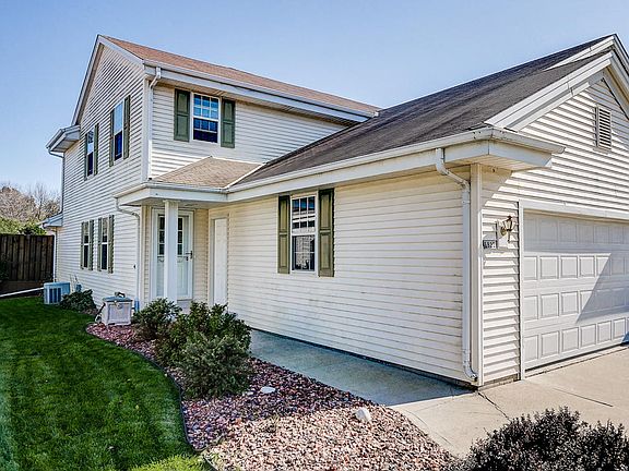 2nd image of 1822 Woodview Cir
