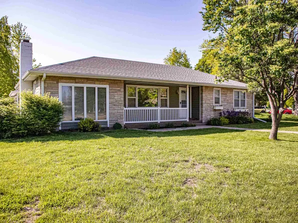 2104 F Ave, Gothenburg, NE 69138