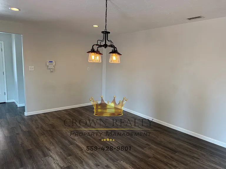 1120 W Howard Ave — Photo 8