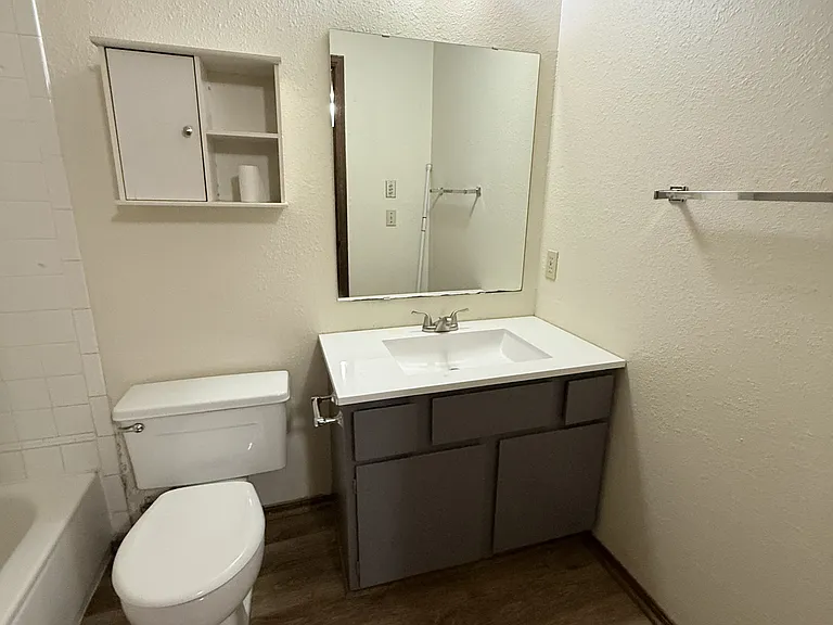 405 S Hester St #D — Photo 9