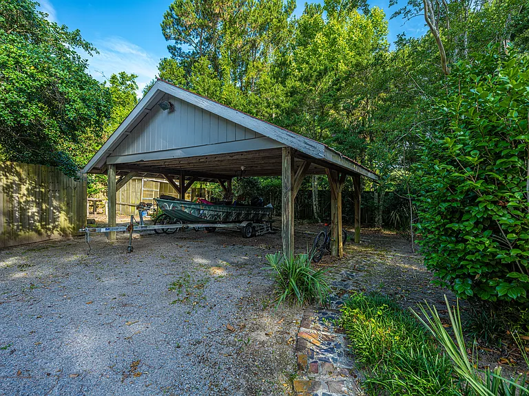 685 Folly Rd — Photo 34