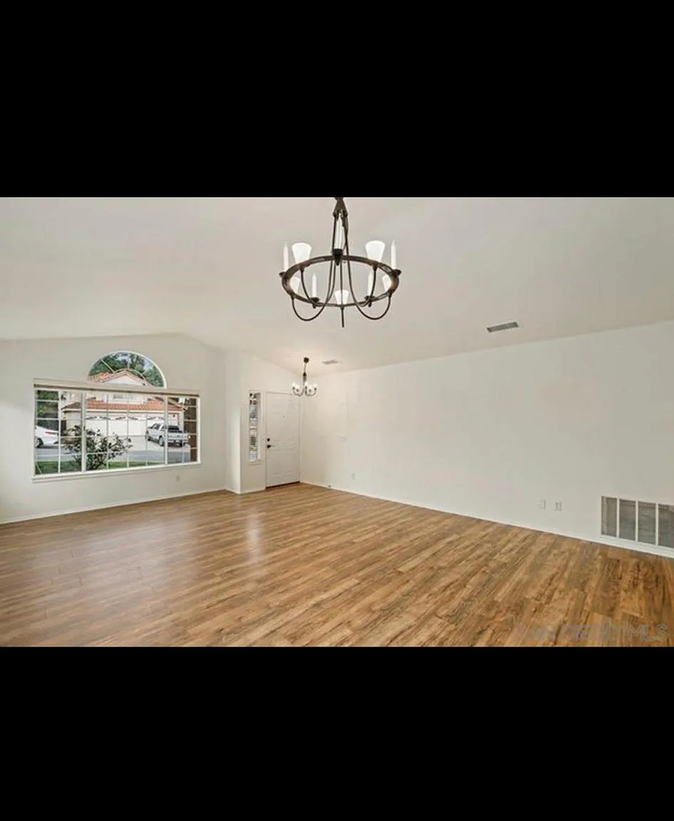 1021 Funquest Dr — Photo 4