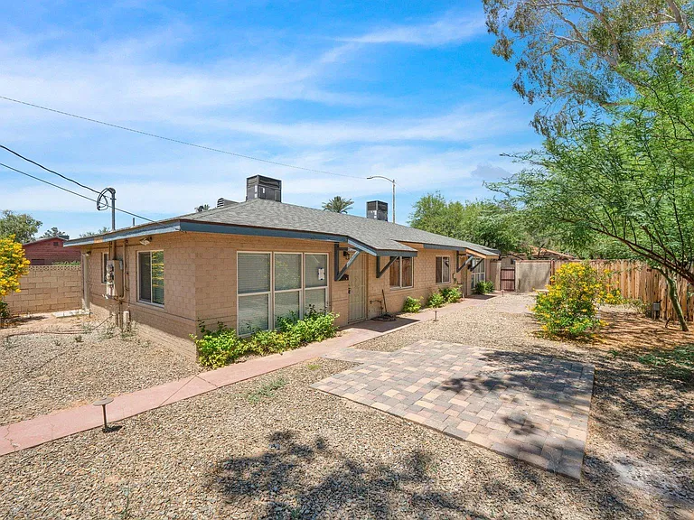 547 W San Juan Ave #B — Photo 16