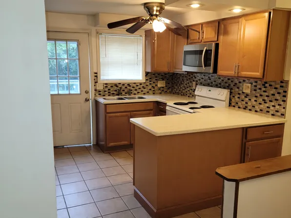 415 5th Ave #1, Watervliet, NY 12189