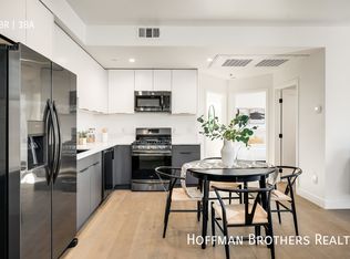 6084 1/2 W 18th St #A, Los Angeles, CA 90035