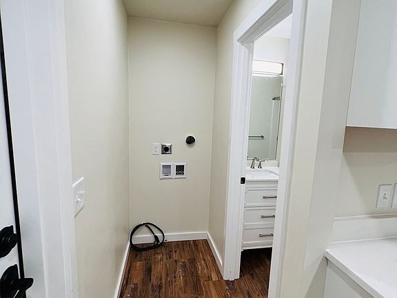 3rd image of 415 N Central St #A