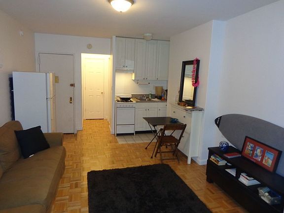 3rd image of 6 Jones St APT 3D