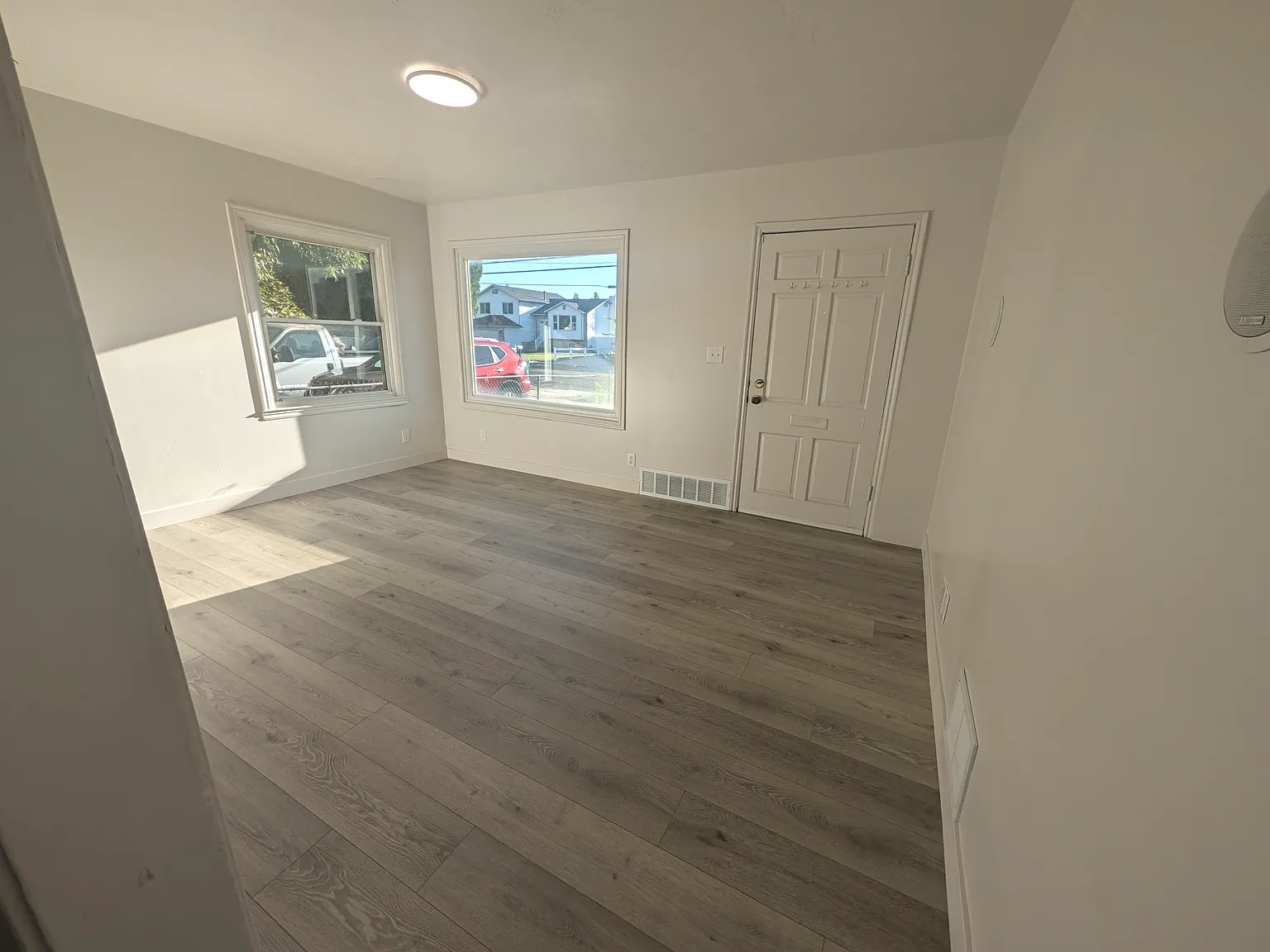 3 bed, 1052 sqft, $1,795 — Photo 2