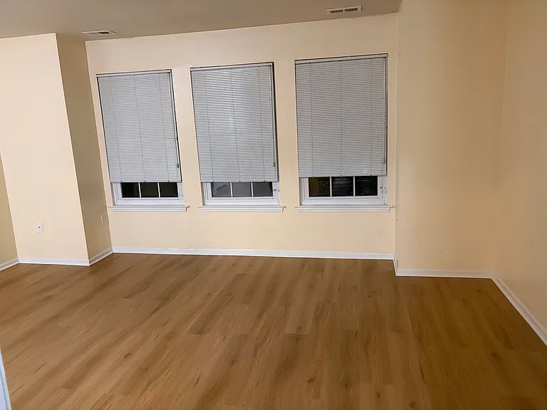 43 Chelmsford Ct — Photo 20